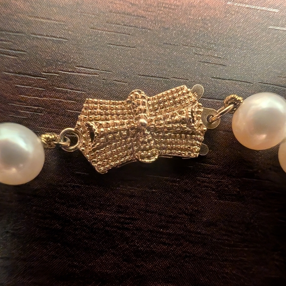 Sea Magic by Mikimoto Freshwater Pearl Bracelet (6mm) - Picture 2 of 6